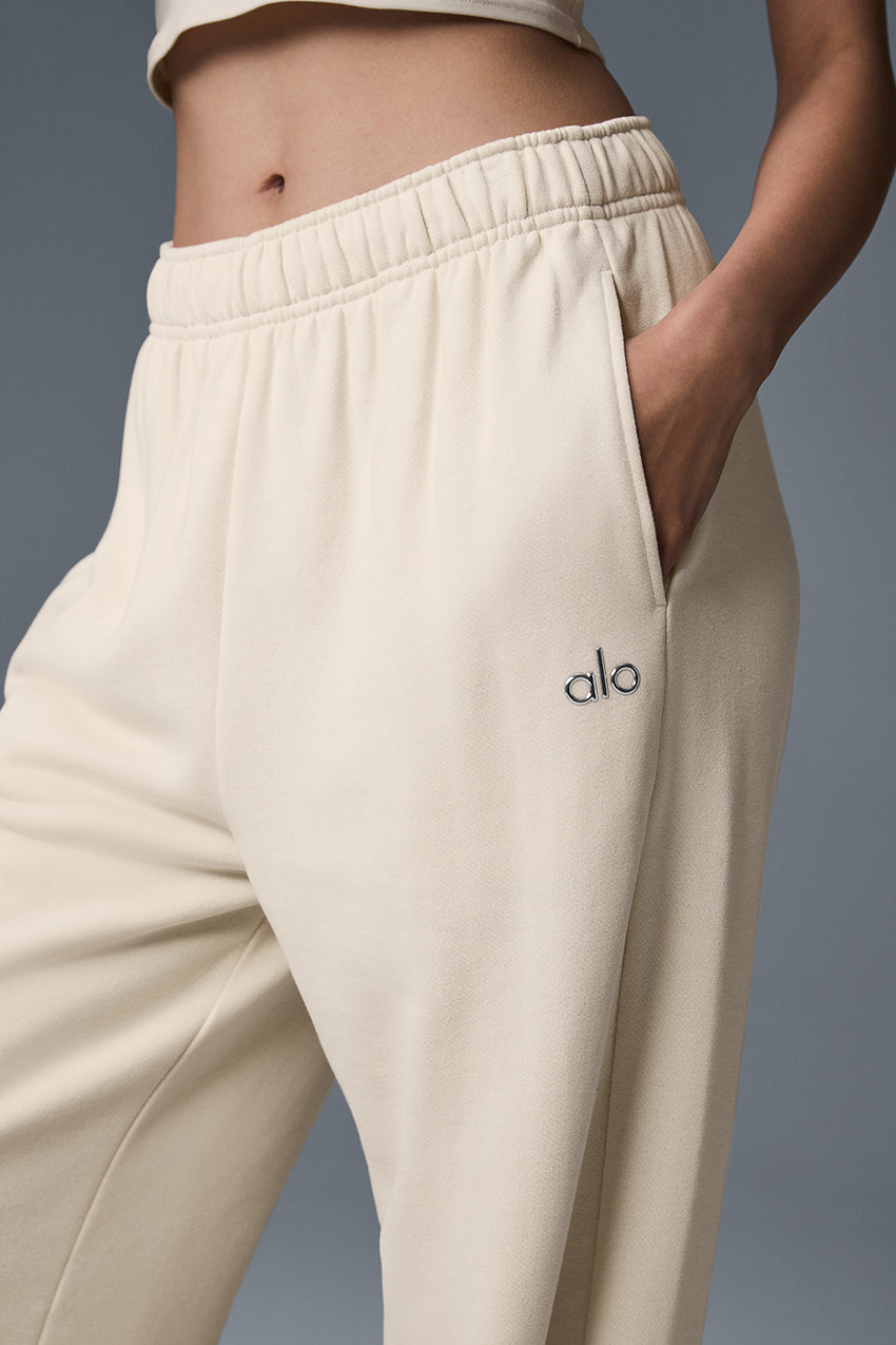 Accolade Straight Leg Sweatpant - Black